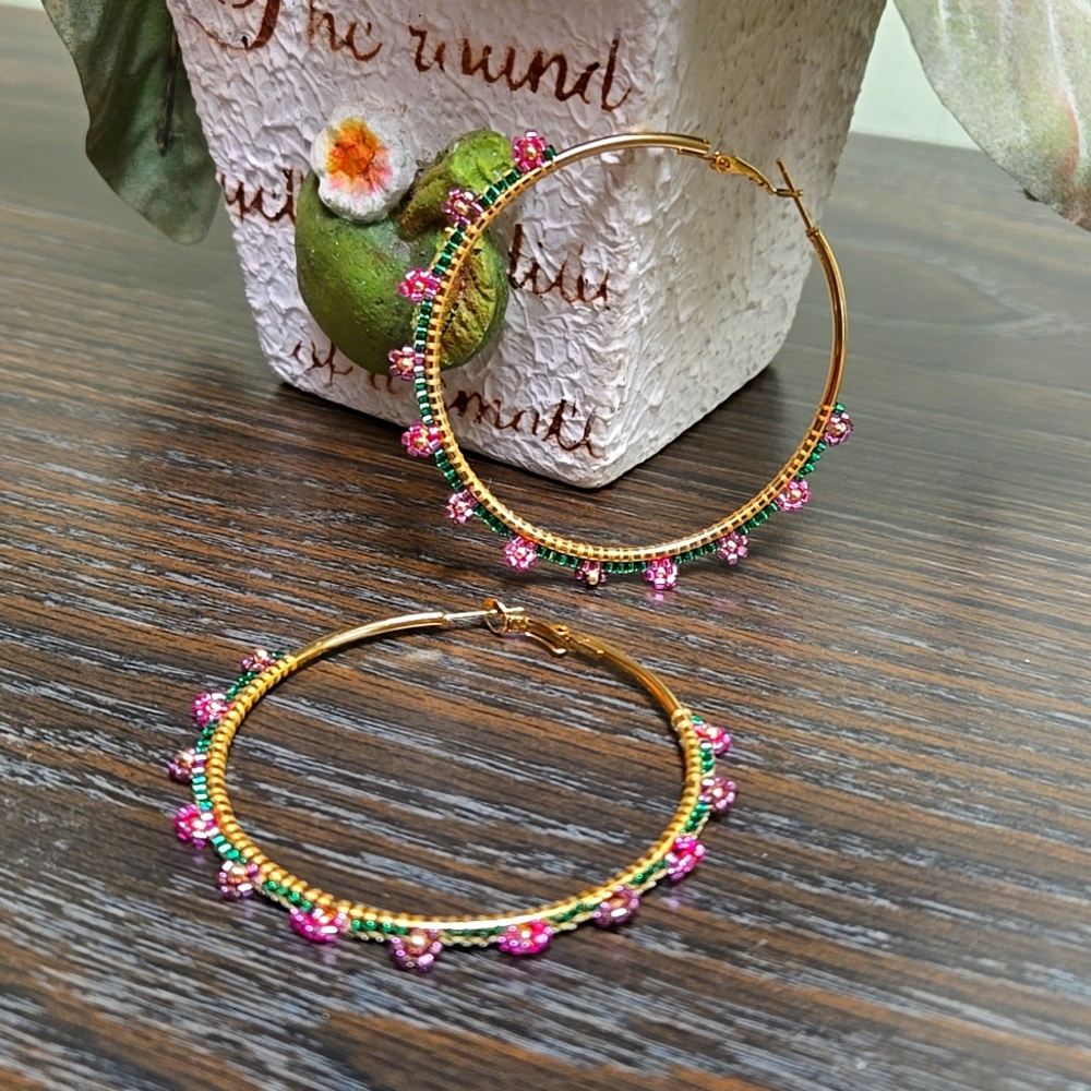 Beautifully handcrafted pair beaded Miyuki beads w the right amount of sparkle